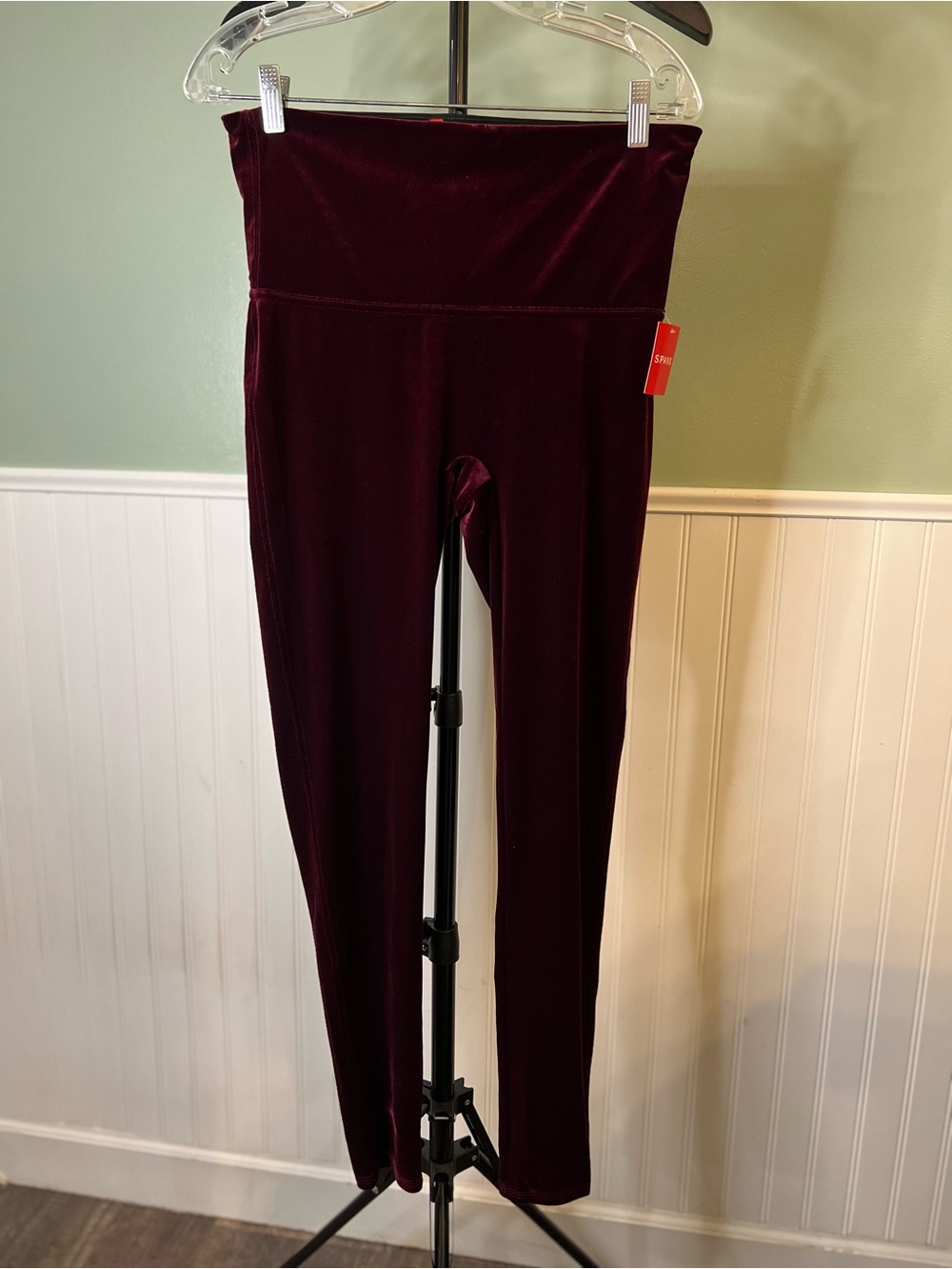 NEW- SPANX High-Waist Velvet Leggings in Rich Burgundy. Size XL